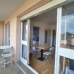 Bel Appartement Avec Grand Balcon Et Parking Prive