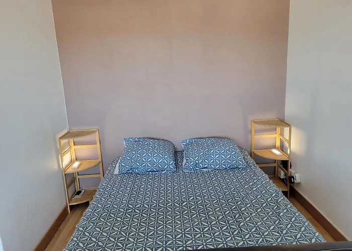 Bel Appartement Avec Grand Balcon Et Parking Prive