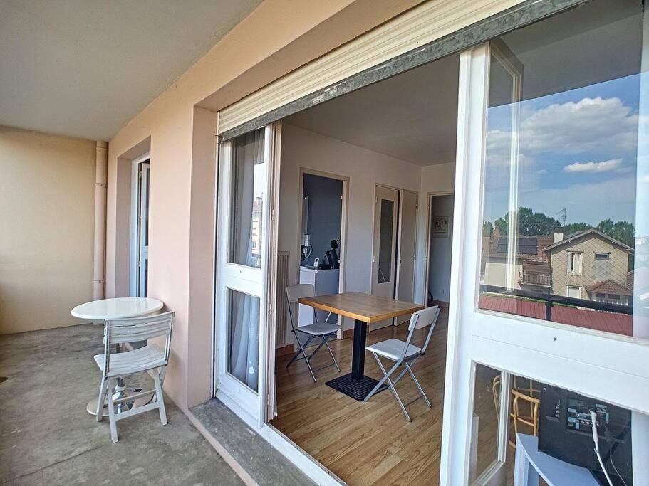 Bel Avec Grand Balcon Et Parking Prive Pau