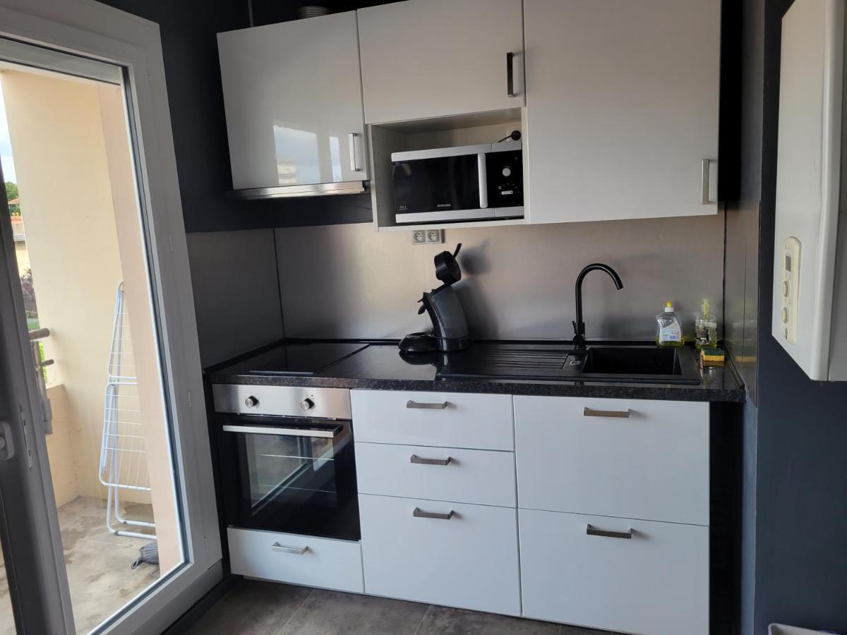 Bel Avec Grand Balcon Et Parking Prive